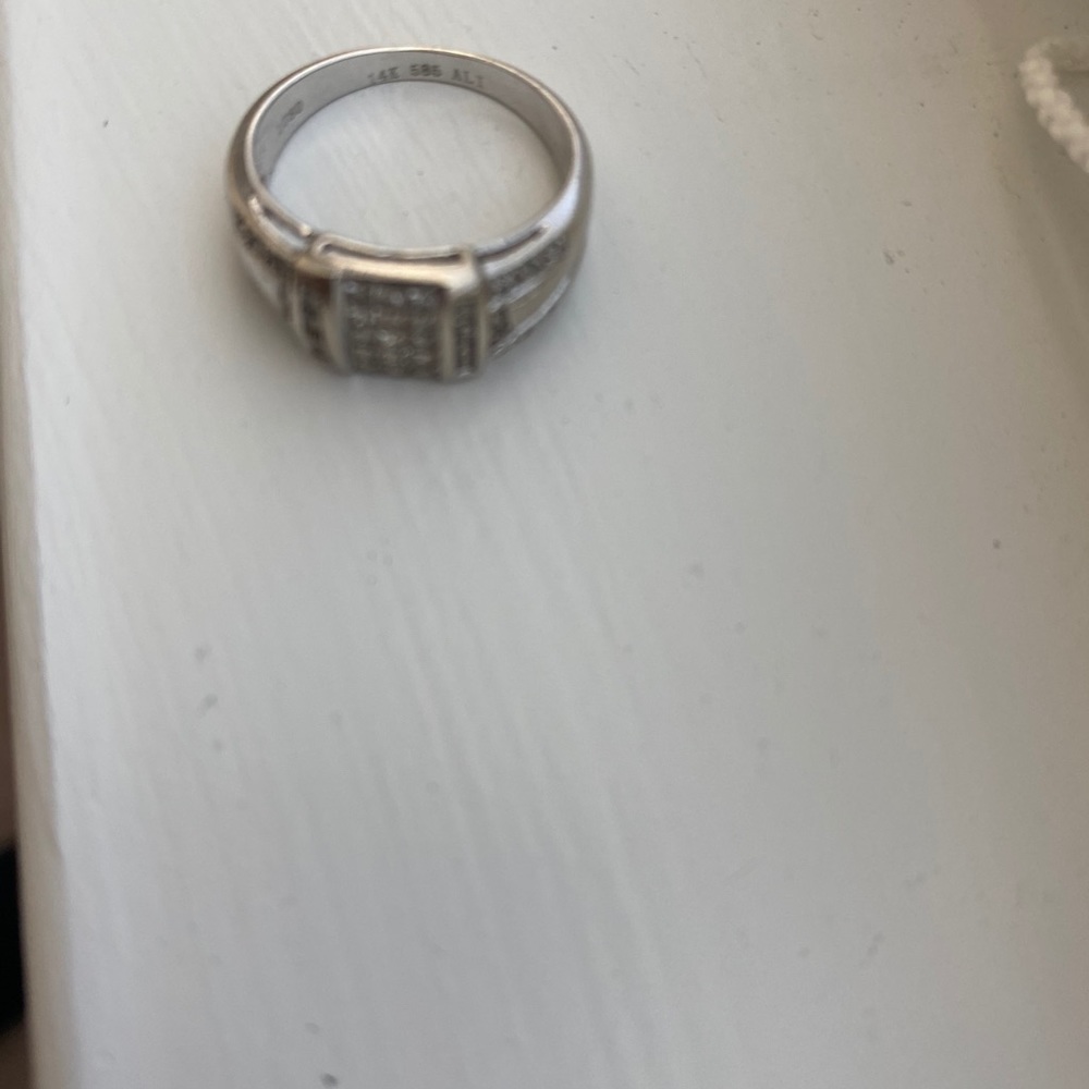 Ring - Picture 4 of 6